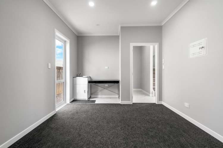 49 McCorquindale Drive 2743_15