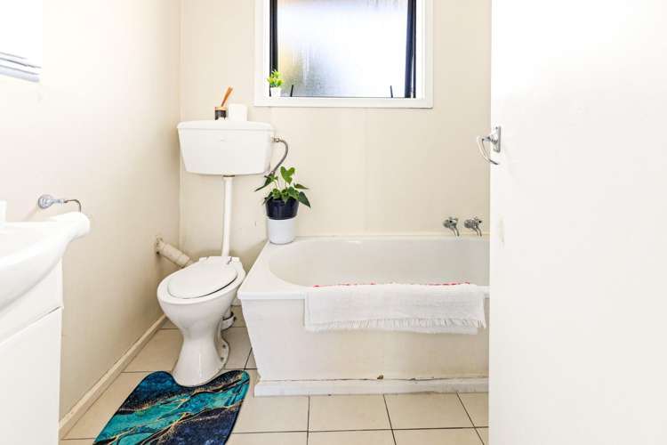 2/628 Cashel Street Linwood_8