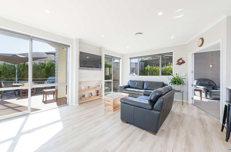 63 Fairose Drive Richmond_6