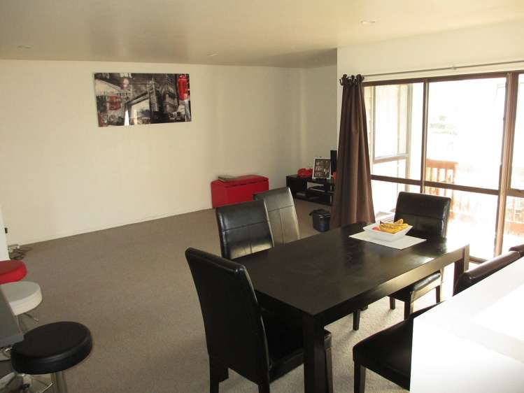 9C Woodall Place Totara Vale_2