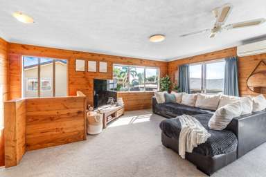 2/2/3 Clarks Beach Road_3