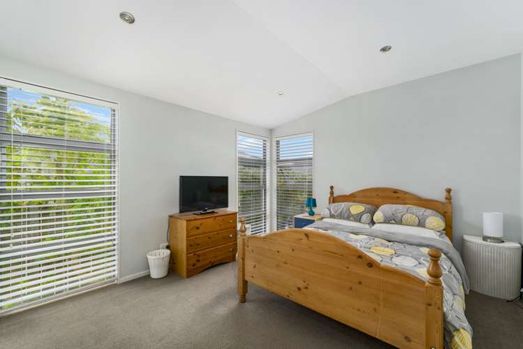 366 Princes Drive Britannia Heights_13