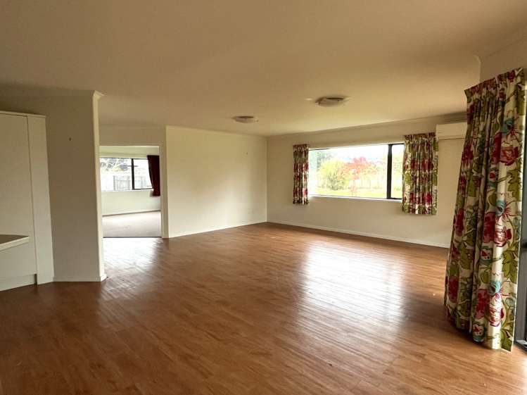 27 Carrington Drive 10114_3