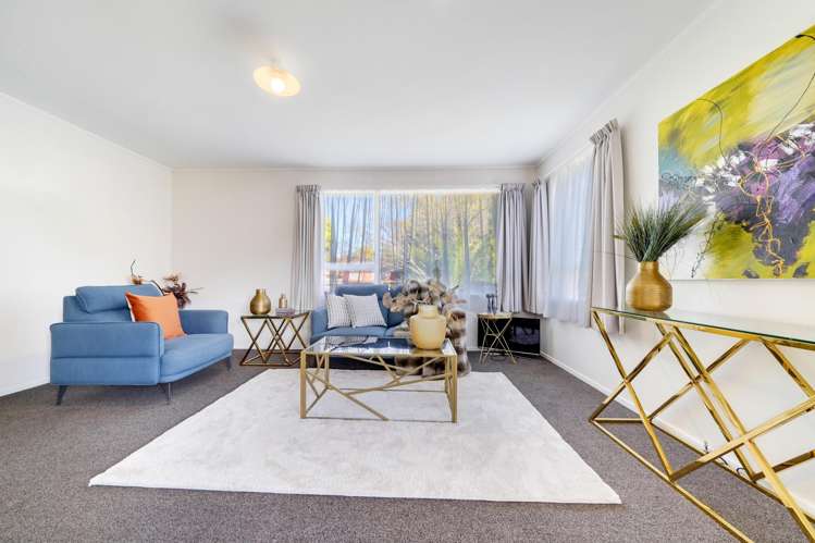 2 Lipton Grove Opaheke_6