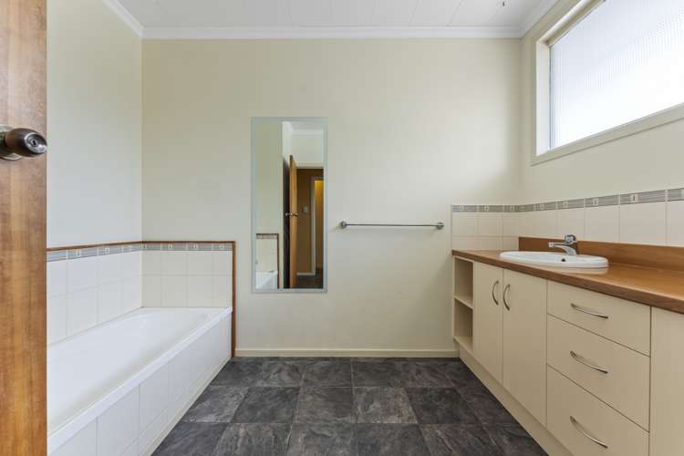 247 Vogel Street Roslyn_16