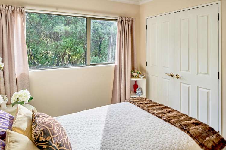 28 Saint Ives Drive Camborne_13