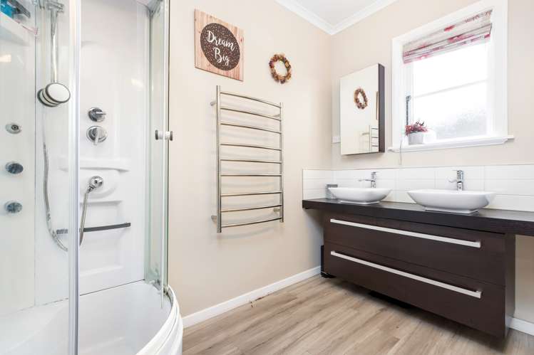 17 Dickson Crescent Hornby_9