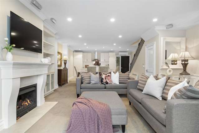 Villa 3/70 Lake Esplanade Queenstown_3