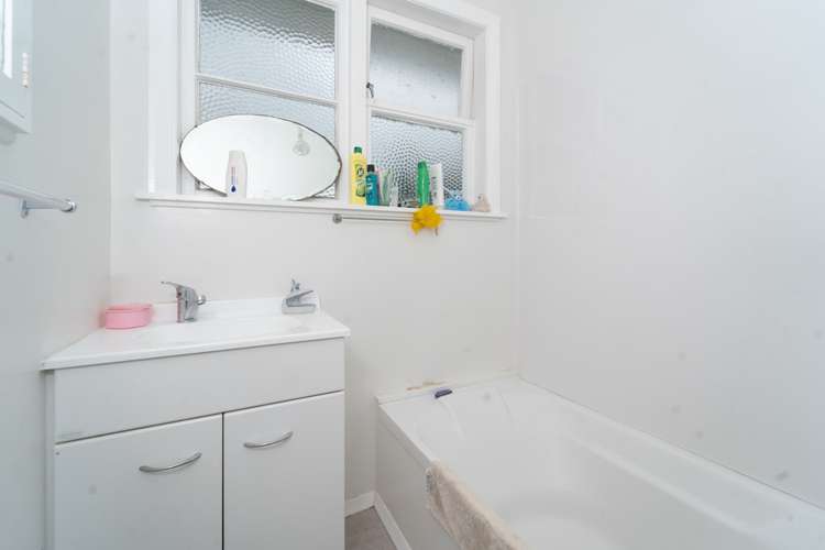 24 Moore Crescent Carterton_5