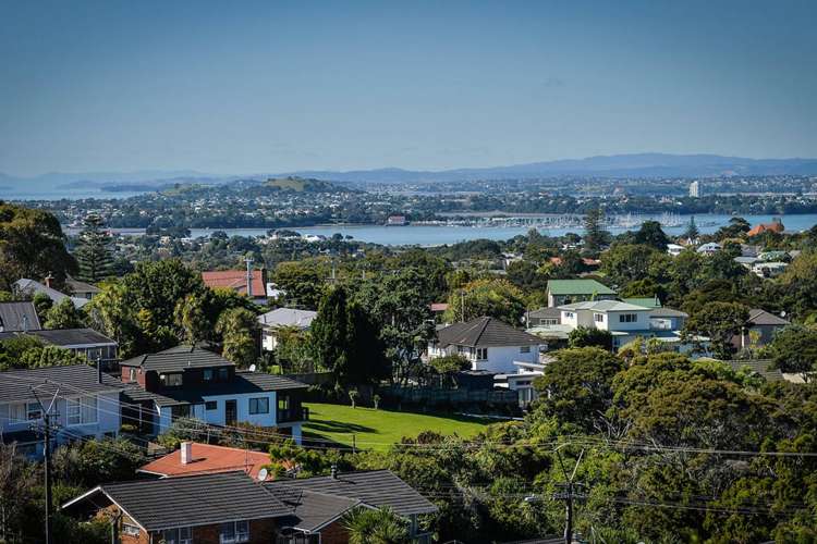 2/17 Pupuke Road Birkenhead_1