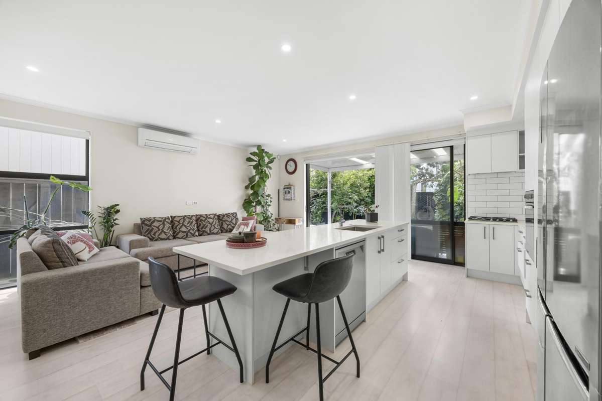 21 Grey Warbler Road_3