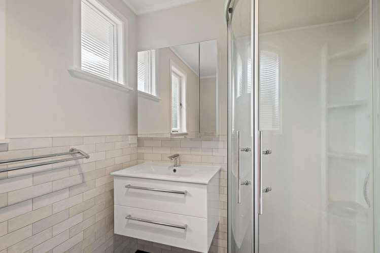 60 Kingswood Road Brookfield_13