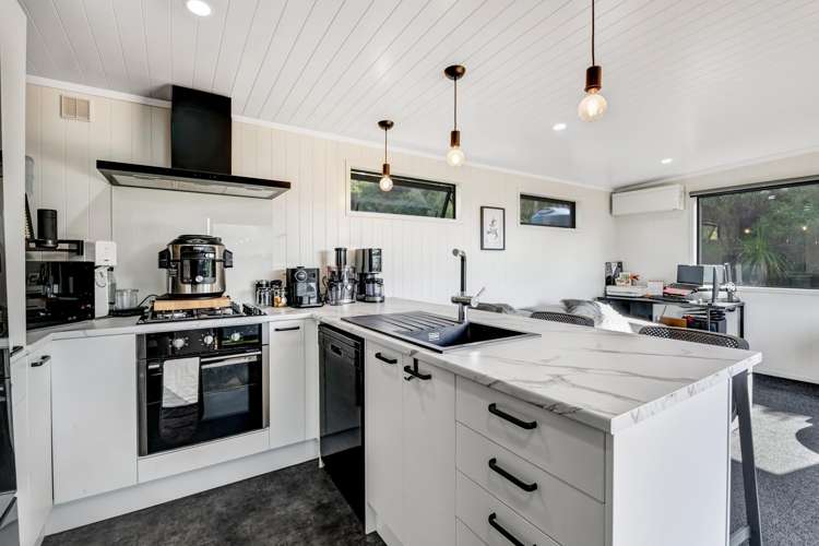 102 West Road Kaukapakapa_46