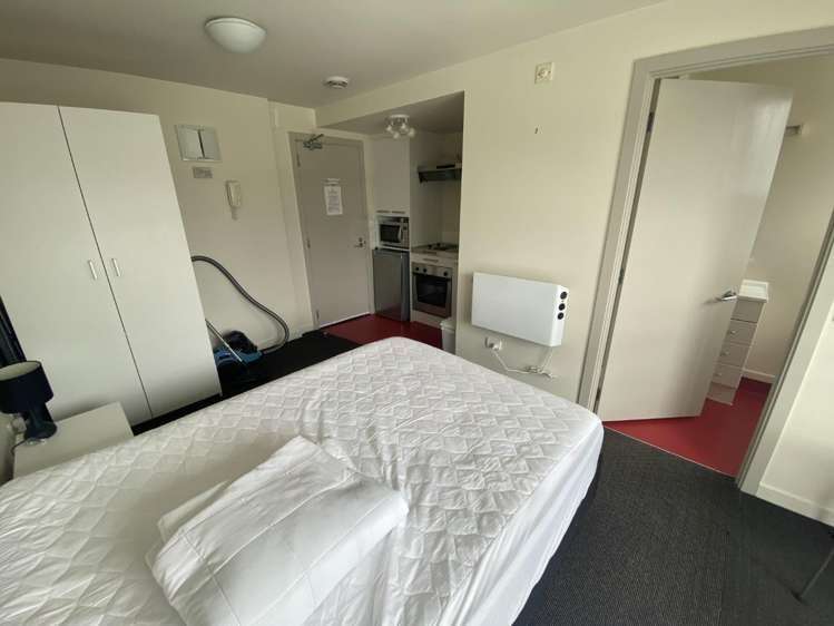 604/35 Abel Smith Street 2185_4