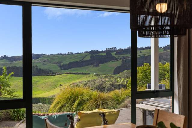 Lifestyle, space, views – a gem in Lower Oropi