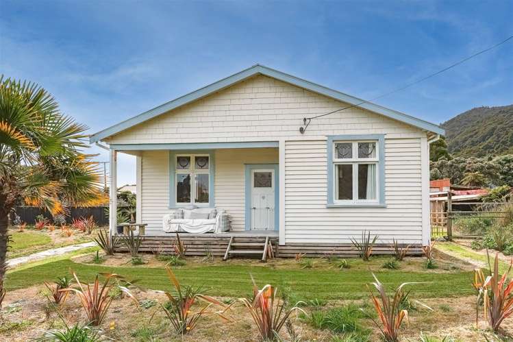 11 River Road Hector_28