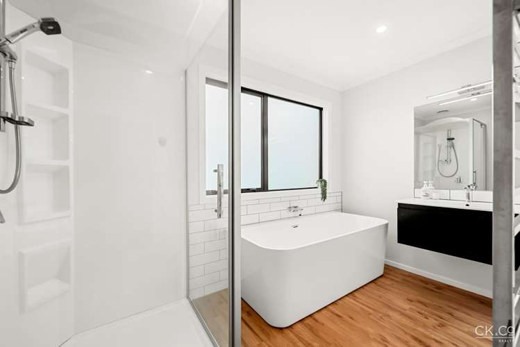 8 Aston Crescent Wallaceville_11