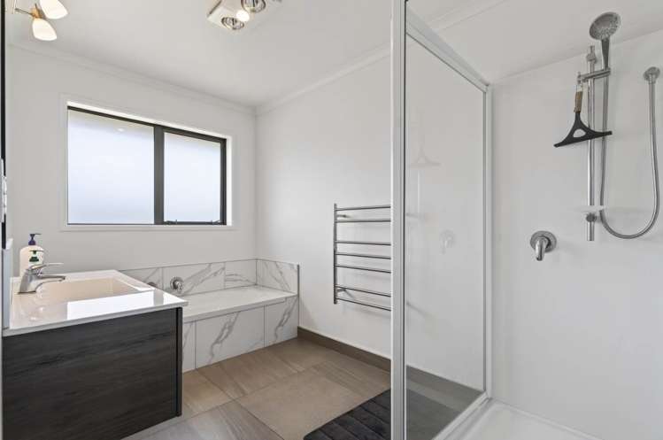 30 Kaurinui Crescent One Tree Point_18