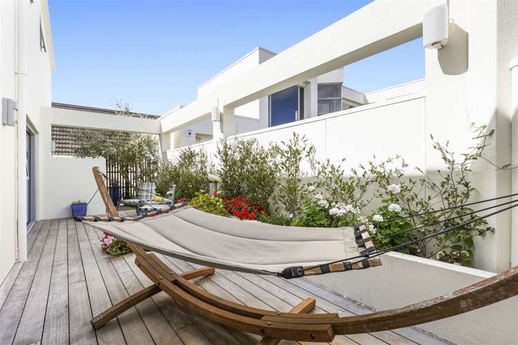 169 Lake Crescent Hamilton Lake_21