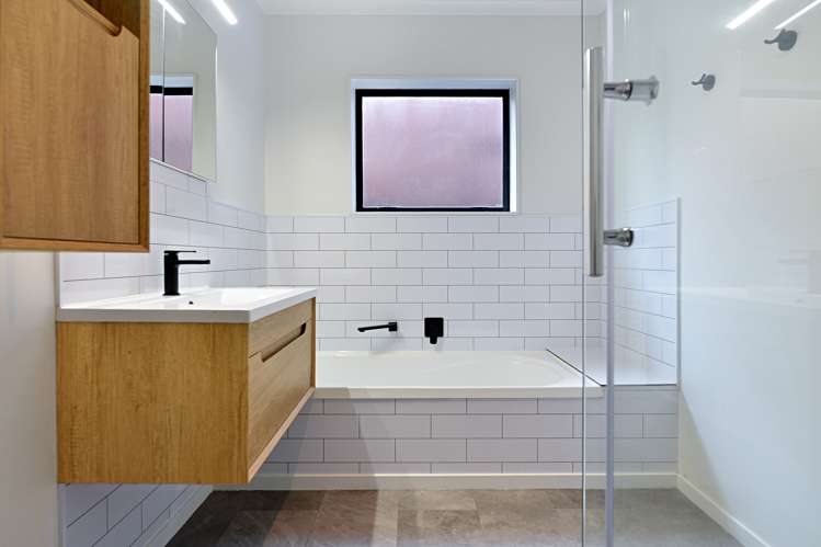 87 Dixon Road Glenview_13