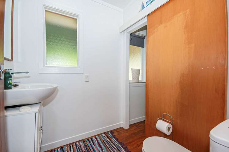 38 Ewing Road Riverside_15