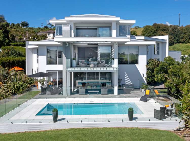 824 Redoubt Road Flat Bush_0