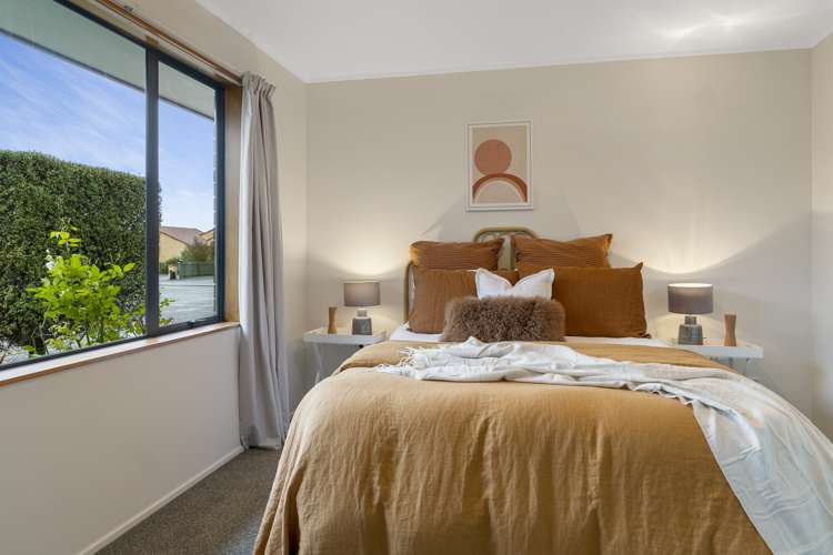 1 Vining Crescent Stoke_14