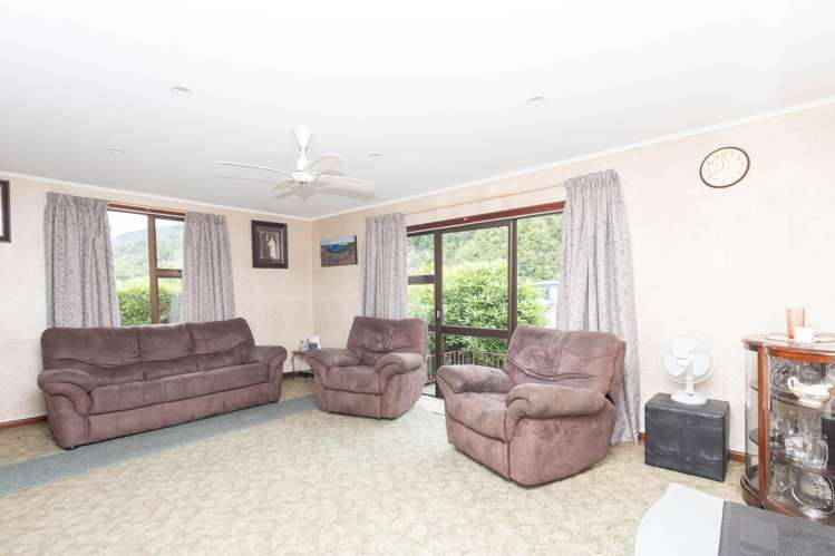 80 Main Road Harihari_6