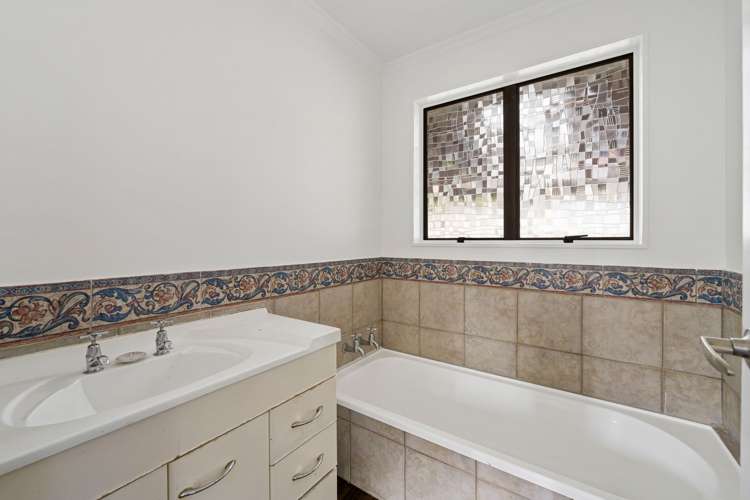 2 Holland Grove Richmond Heights_11