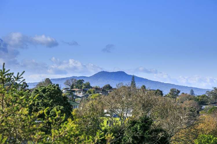 2/11 Camelot Place Glenfield_16