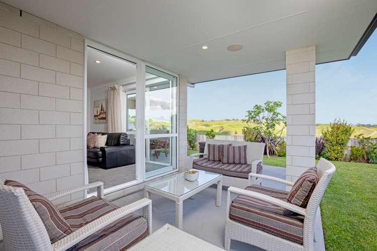 209 Ballintoy Park Drive Welcome Bay_15