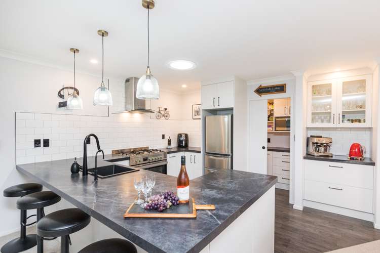 166 Pharazyn Street Feilding_3