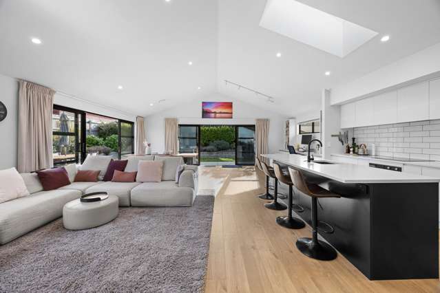 7 Hebbard Court Albert Town_2