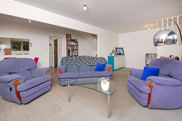 2/47 Luton Avenue Sunnyhills_3