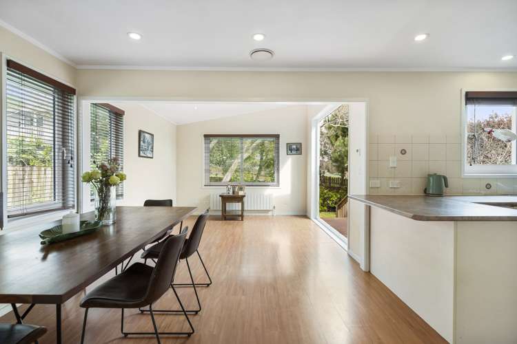 22 Gwenand Place Botany Downs_10