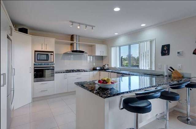 97 Pine Harbour Parade Beachlands_3