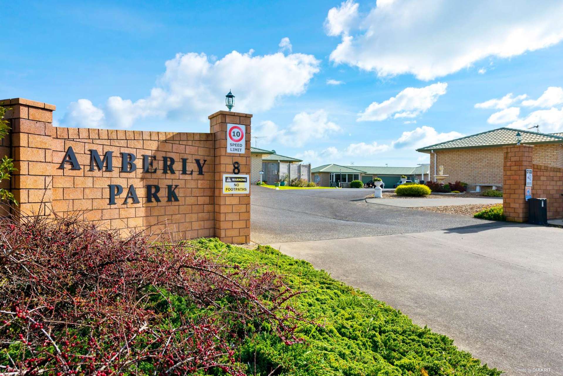 8/8 Village Place Tuakau_0