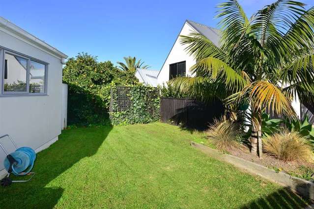 19 Joydon Place Stanmore Bay_1