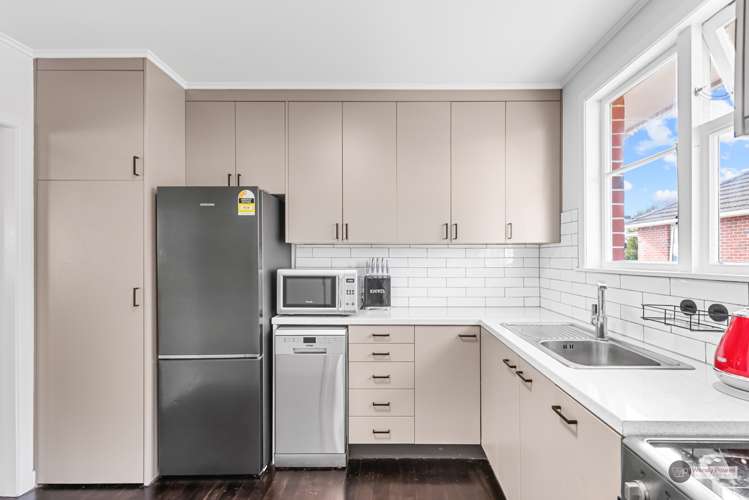 58 Wai-Iti Crescent Woburn_5