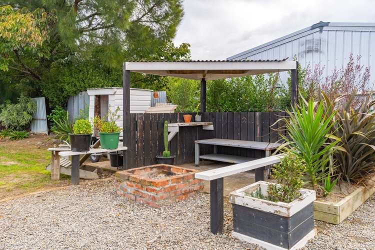 27 Clifton Avenue Carterton_24