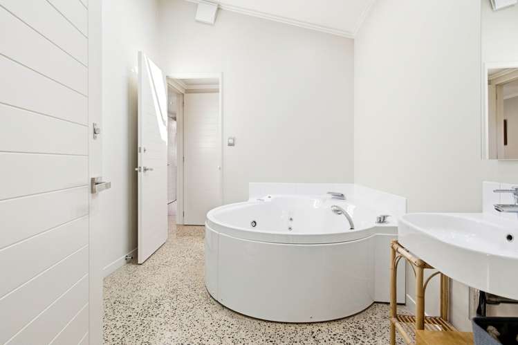 34A Brighton Road Green Island_14
