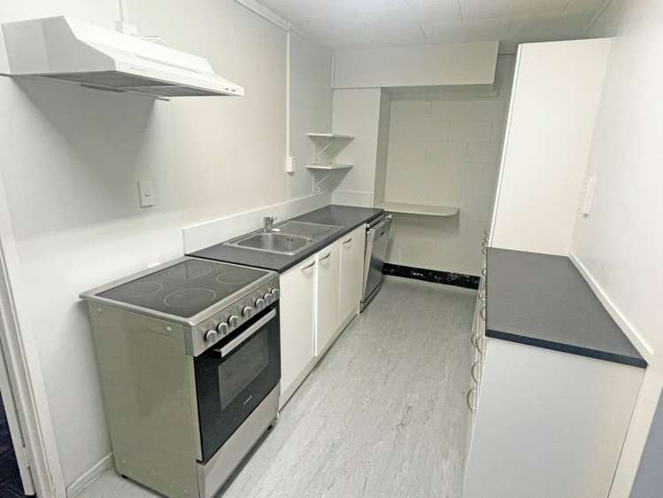 Unit B/9 Anvil Road Stanmore Bay_11