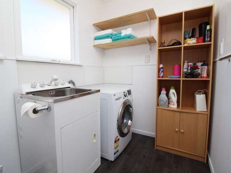 9a Inver Street Glen Eden_14