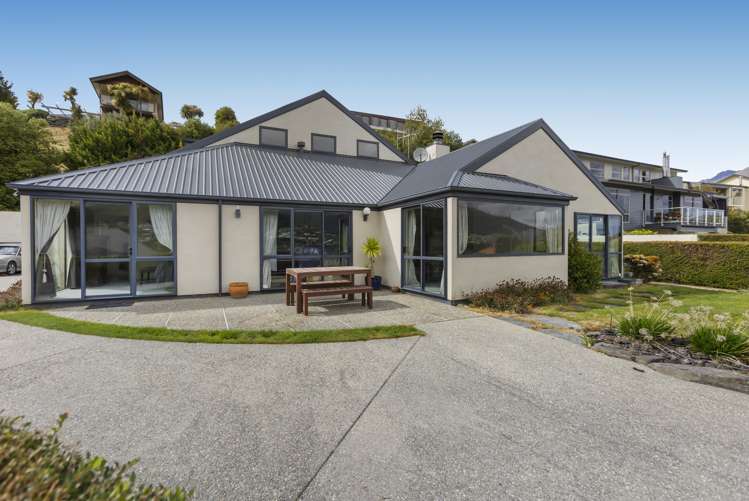 8 Elizabeth Place Kelvin Heights_11