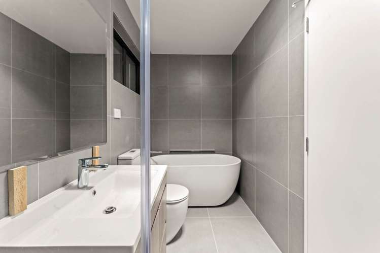 Johns Creek Crescent Silverdale_10