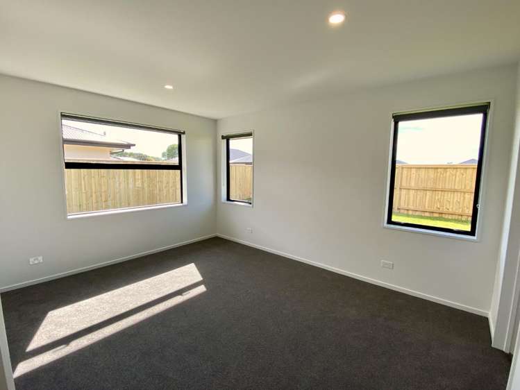 72 Crossley Avenue 500171_4