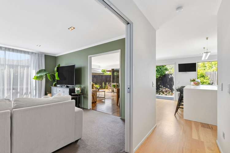 6 Cambria Gardens The Wood_9