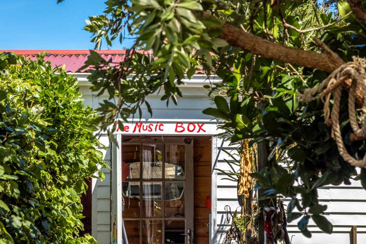 24 The Esplanade Oneroa_26