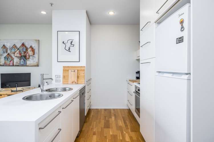 801/2 Beach Road Auckland Central_11