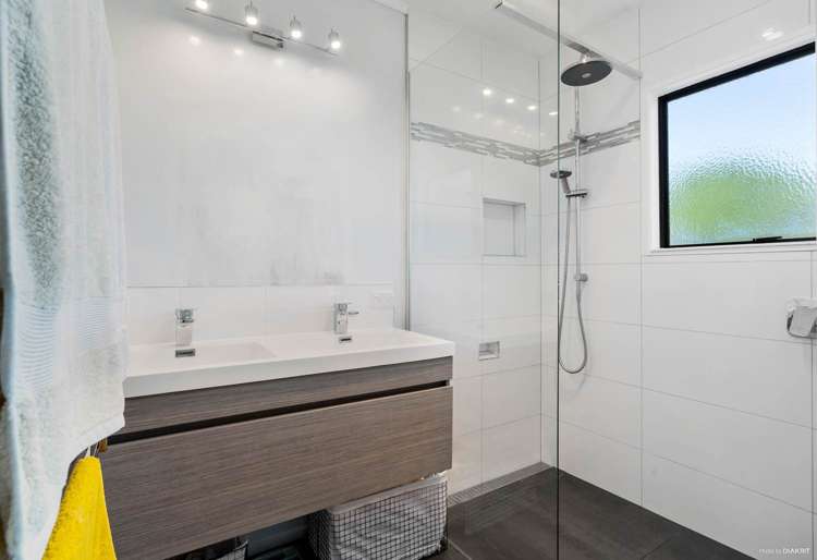 10 Seaward Place Wattle Downs_9